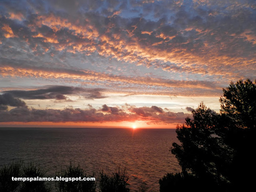 Posta de sol a Palamós. (Foto: tempspalamos.blogspot.com)