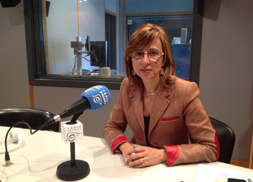L'alcaldessa de Palamós, Teresa Ferrés, als estudis de Ràdio Palamós.