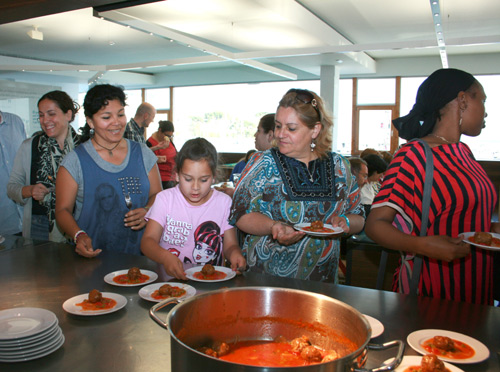 'Cuines del món' és una activitat participativa de la població estrangera de Palamós.