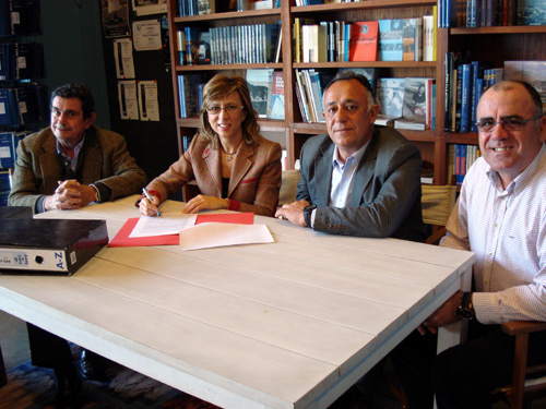 L'acte de cessió del fons, aquest matí al Museu de la Pesca.