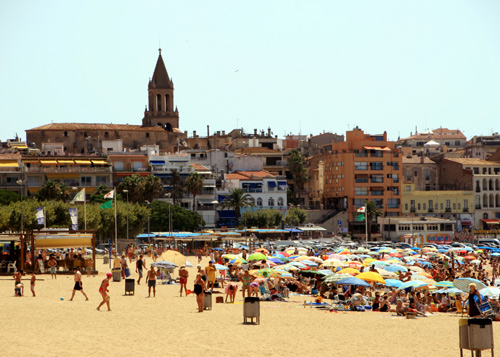 Gairebé la meitat dels turistes europeus busquen destins de sol i platja, com Palamós.