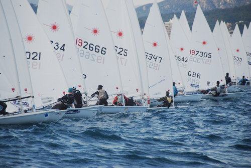 Imatge d'arxiu de la regata de classes olímpiques Gaes Christmas Race de Palamós.