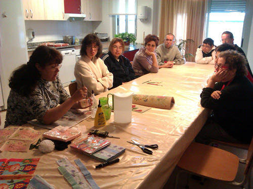 Taller en un dels pisos tutelats de la Fundació Vimar.