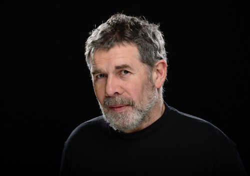 L'actor Lluís Soler posa veu als textos d''El món d'ahir'.