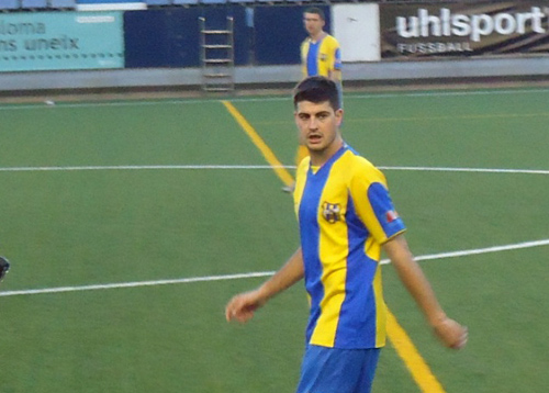 Toni Cunill ha estavellat una pilota al travesser en el descompte.