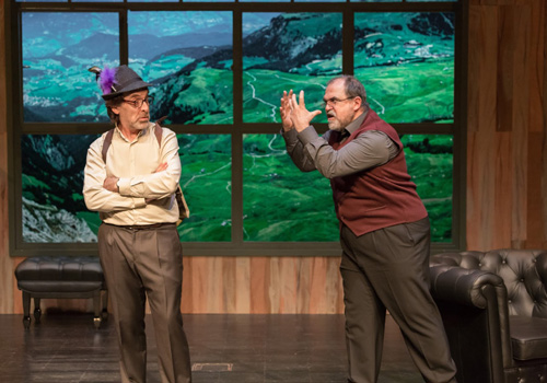 Una escena de l'obra teatral 'La banqueta'.