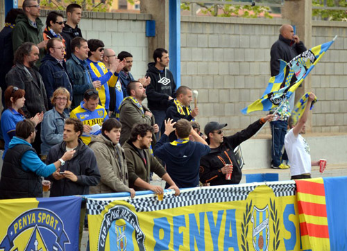 La junta del Palamós CF vol que hi hagi un bon ambient al Nou Estadi. (Foto: Sergi Cortés).