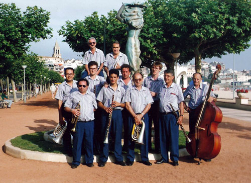 La cobla Baix Empordà l'any 1993.