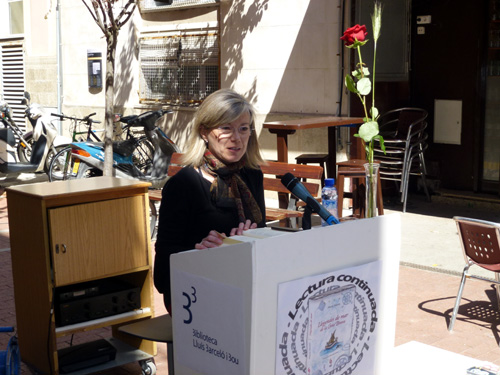 Acte de la Lectura continuada de Sant Jordi a la plaça del Forn