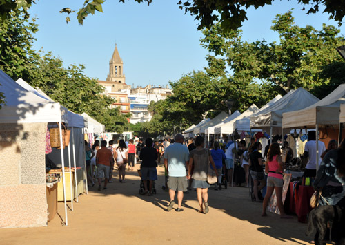 El mercat d'estiu del passeig del Mar, en una imatge d'arxiu.