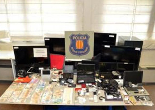 Alguns dels objectes robats recuperats pels Mossos d'Esquadra.
