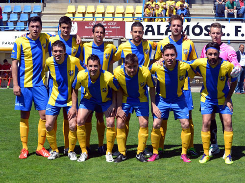 L'equip del Palamós CF que va jugar contra el Manlleu, la passada jornada. (Foto: Sergi Cortés).