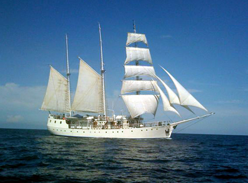 El vaixell 'Cervantes Saavedra'. (Foto: ellibrepensador.com).