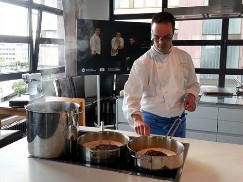 Es van servir àpats preparats per professionals de La Cuina de l'Empordanet.