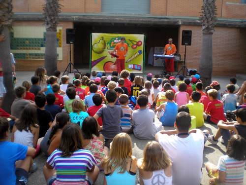 Imatge d'arxiu d'activitats als casals d'estiu de Palamós.