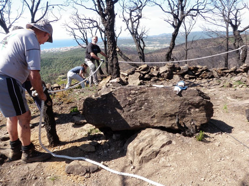 Feines de recuperació patrimonial a la vall de Bell-lloc.