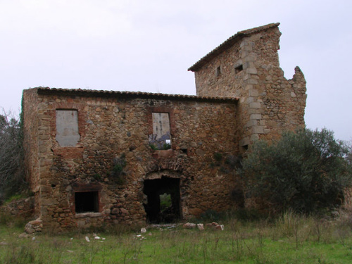 Les restes del Mas Pepó, en una imatge d'arxiu. (Foto: coneixercatalunya.blogspot.com).