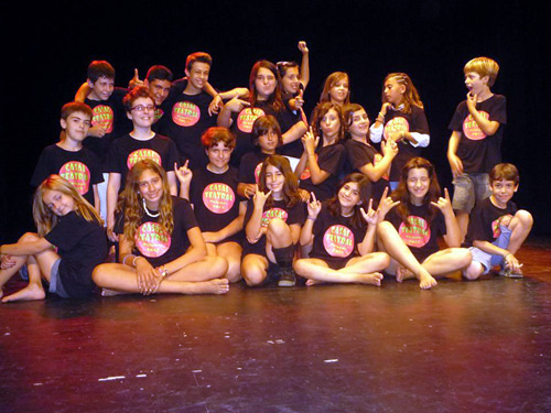 Els participants del Casal Teatral representen una obra a La Gorga.