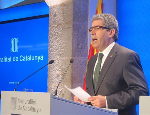 Francesc Homs, anunciant el decret llei en una roda de premsa celebrada ahir. (Foto: europapress)