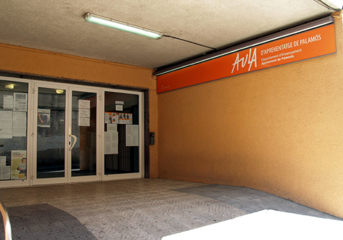 L'Aula d'Aprenentatge de l'Ajuntament de Palamós, al carrer de Salvador Albert i Pey.