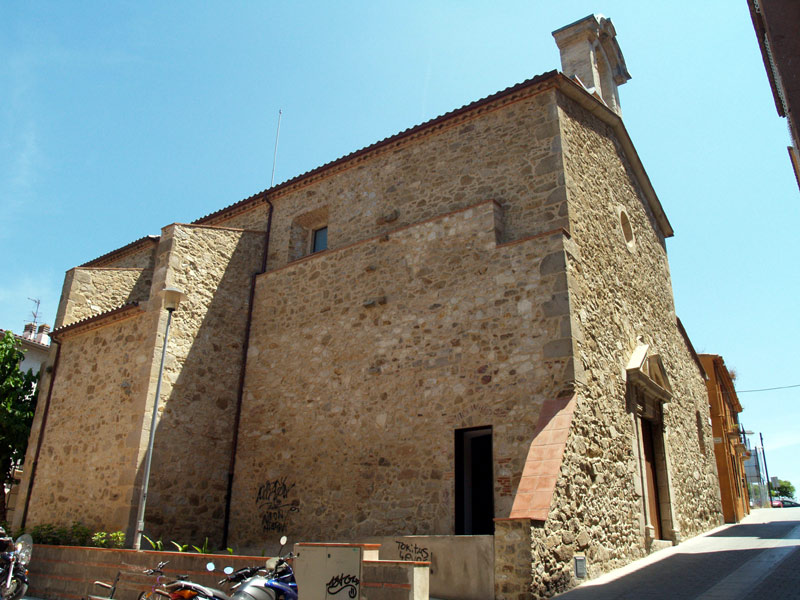 Aspecte exterior de l'antiga capella del Carme.