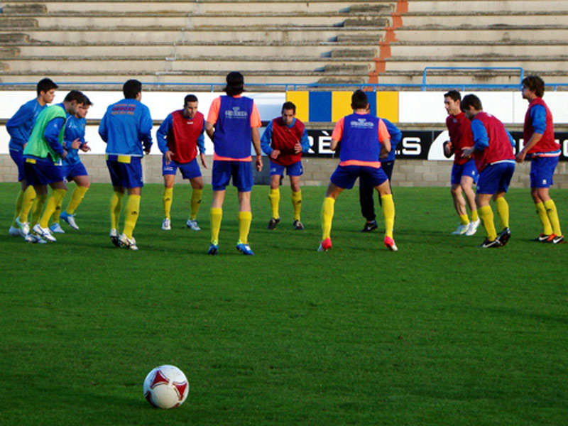 Entrenament del Palamós Club de Futbol, en una fotografia d'arxiu.