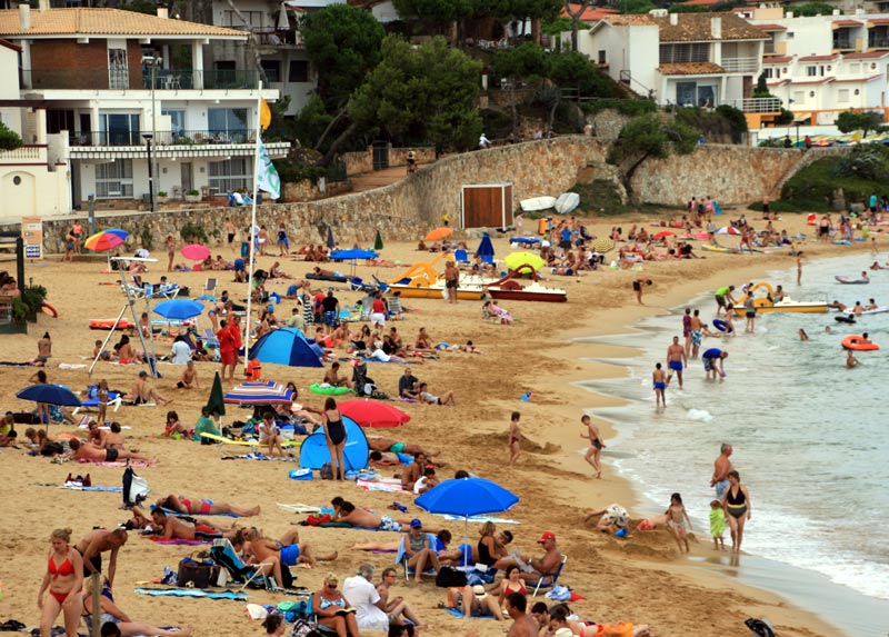 Vista de la platja de La Fosca, aquesta tarda.
