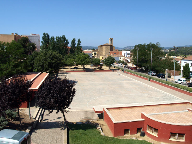 La plaça de Mossèn Gumersind acollirà el sopar popular. (Foto: arxiu RP).