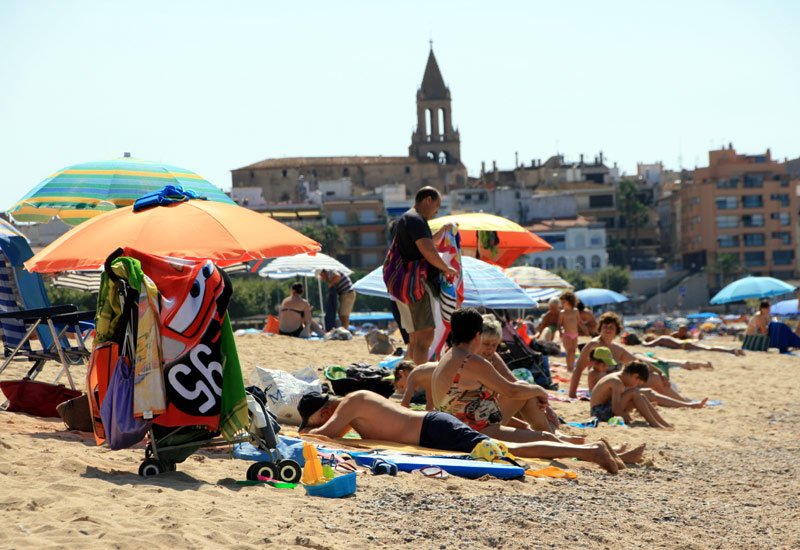 Imatge de banyistes a la platja gran de Palamós. (Foto: Ràdio Palamós).