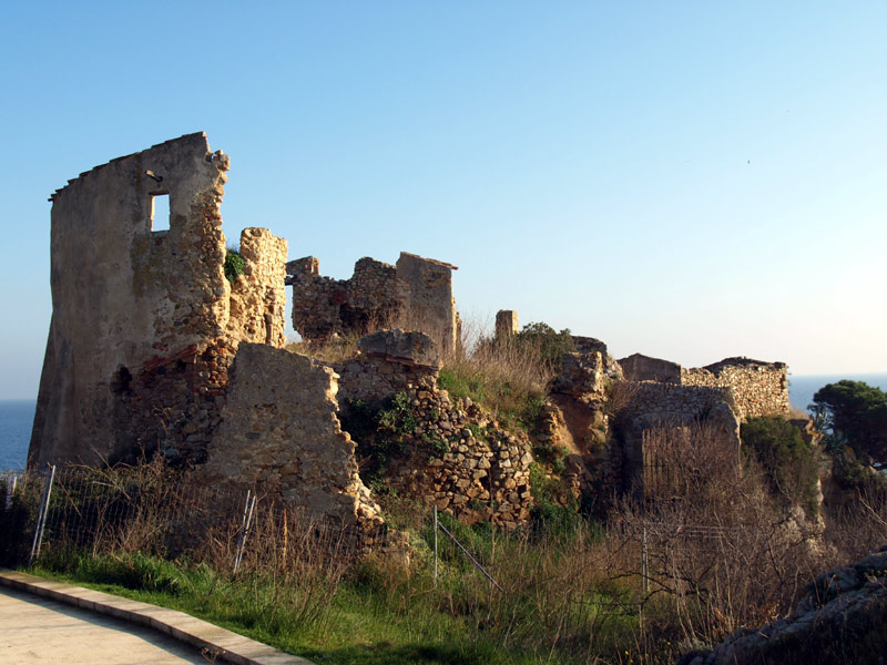 Les restes del castell de Sant Esteve de Mar. (Foto: Ràdio Palamós).