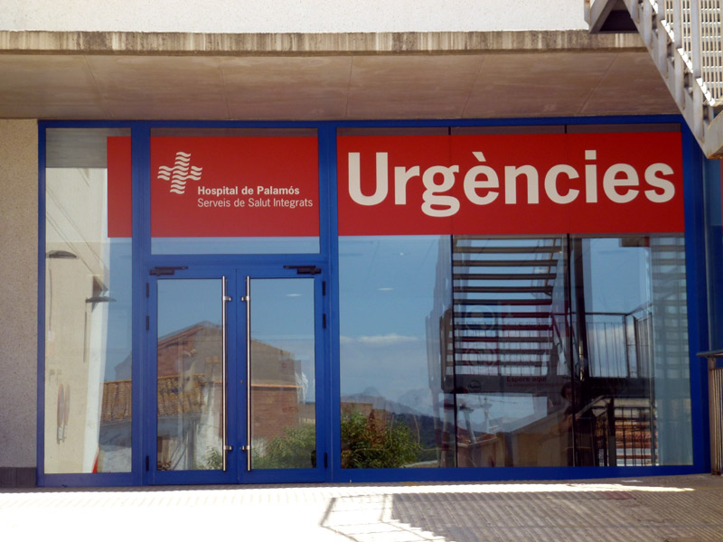 La víctima ja ha ingressat morta a urgències de l'hospital de Palamós. (Foto: Ràdio Palamós).