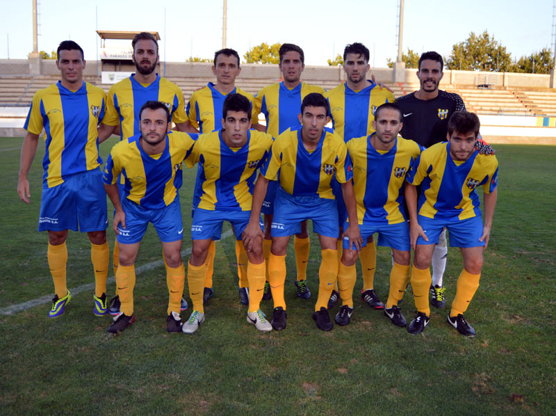 L'equip que va presentar ahir el Palamós CF. (Foto: Xavier Bujer).