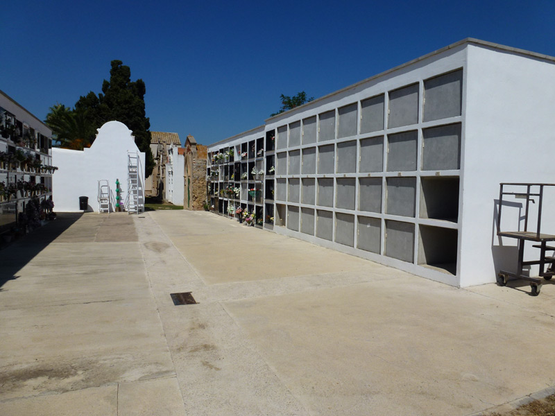  Zona on es realitzarà la nova ampliació del cementiri de Palamós just al costat dels darrers nínxols construïts.