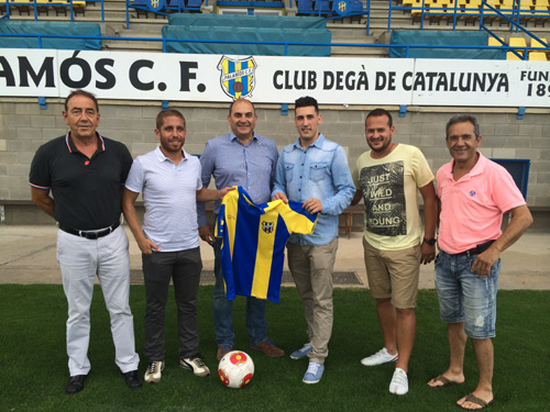 Calvo, a la dreta del president Pérez, el dia de la seva presentació i d'Alberto Manga. (Foto: Palamós CF)