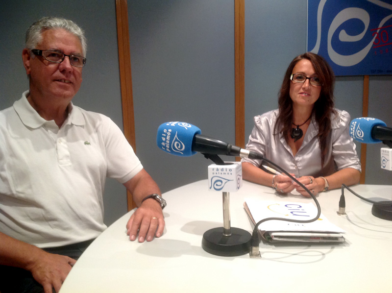 Kelo Martí i Glòria Prim, portaveus sortint i entrant de CiU. (Foto: Ràdio Palamós).