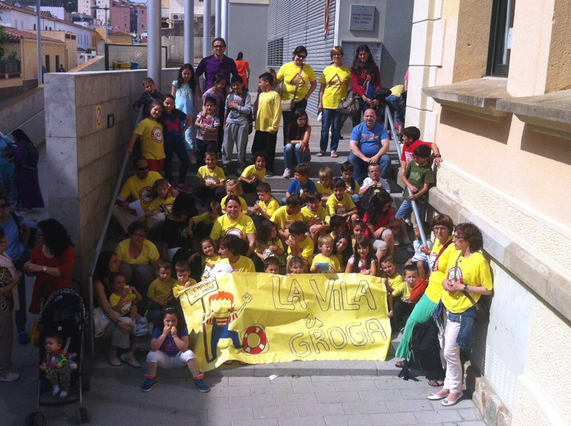 Concentració de 'L'Empordà es mou' a l'escola La Vila, en una imatge d'arxiu. (Foto: FefeiCia).