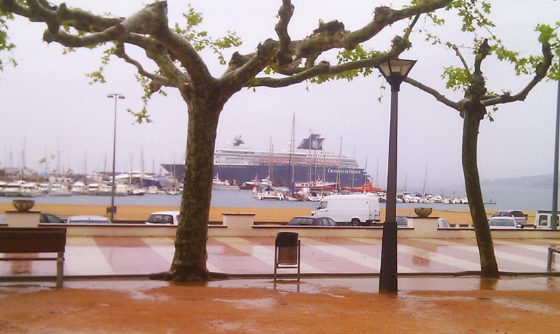 L'Horizon al port de Palamós, en una imatge d'arxiu. (Foto: Ràdio Palamós).