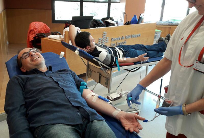 L'alcalde de Palamós, Lluís Puig, també va anar a donar sang dissabte passat. 