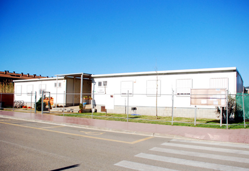 Els actuals mòduls de l'escola La Sínia, a Sant Antoni de Calonge.
