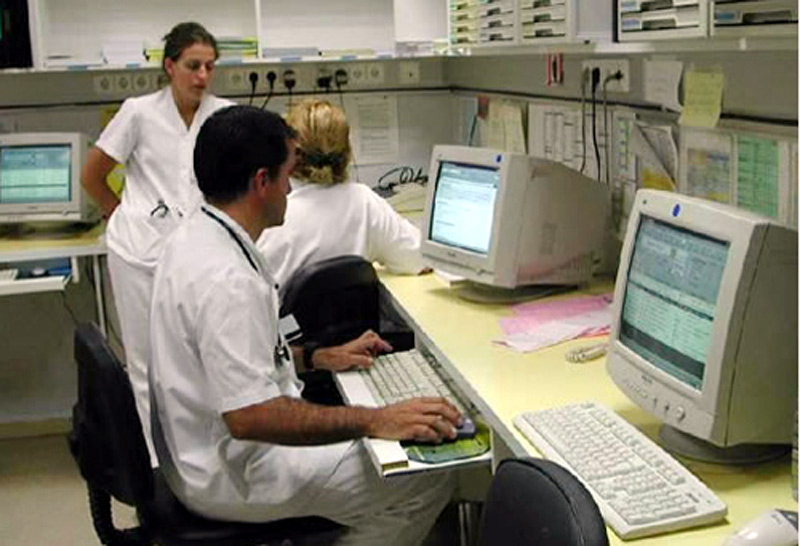 L'hospital de Palamós usa les noves tecnologies en les consultes virtuals. (Foto: Ràdio Palamós).