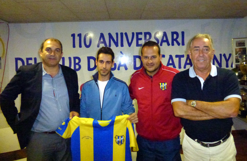 Presentació del nou fitxtatge del Palamós, Ramon Borrell, ahir al Nou Estadi. (Foto: Pere Subirana)