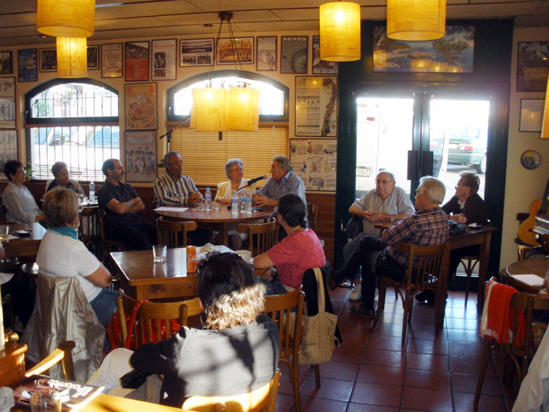 Una sessió de l'última edició de les 'Converses de taverna'. (Foto: Ajuntament de Palamós).
