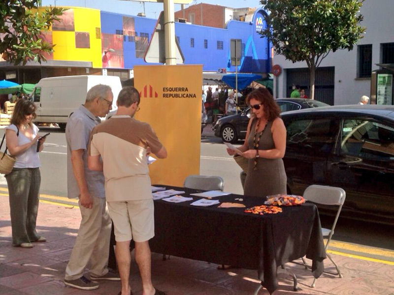 Acte al carrer d'ERC Palamós i Sant Joan per donar suport a la consulta del 9N. (Foto: ERC)