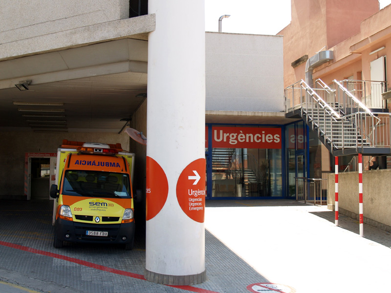 La noia va ser atesa al servei d'urgències de l'hospital de Palamós. (Foto: Ràdio Palamós)