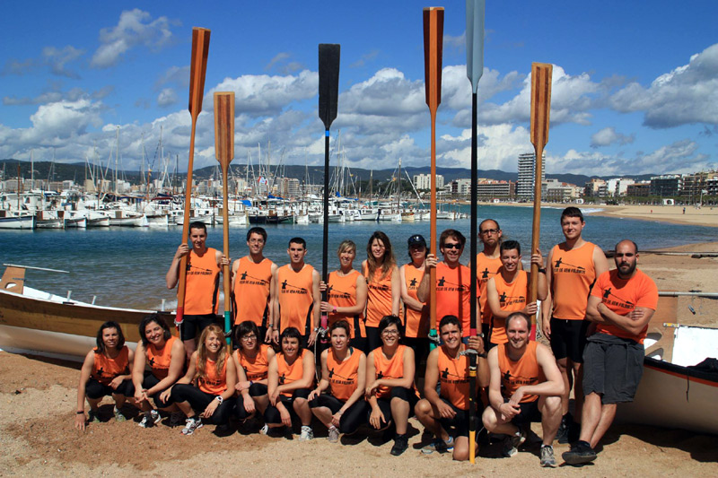 Es dóna una formació bàsica sobre la pràctica del rem esportiu. (Foto: Club de Rem Palamós)