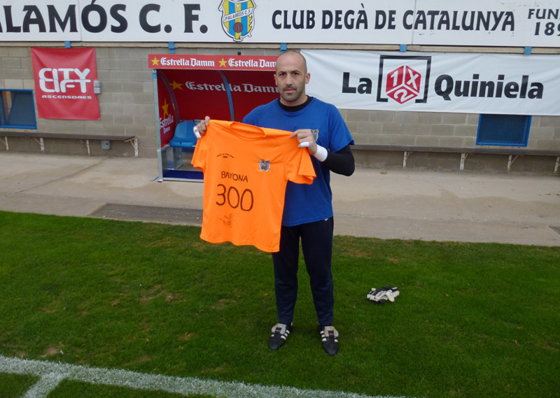 Joan Bayona ha jugat avui el partit número 300 amb la samarreta del Palamós CF. (Foto: Ramon Ribas).