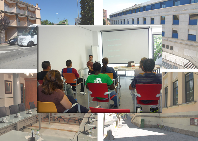 Una de les sessions formatives adreçades als immigrants. (Foto: Ràdio Palamós).