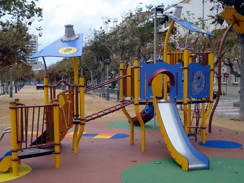 Els nous jocs infantils del passeig del Mar. (Foto: Ràdio Palamós).