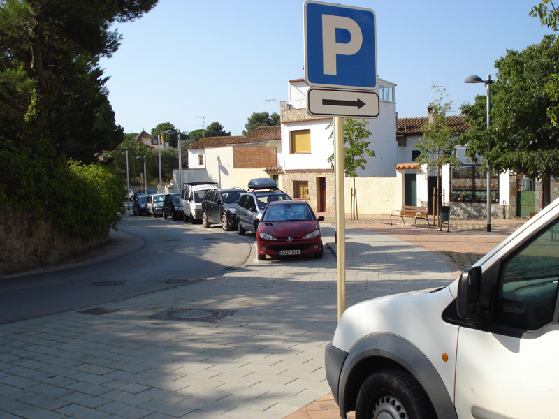 Carrer de Roqueta, a la zona verda del 