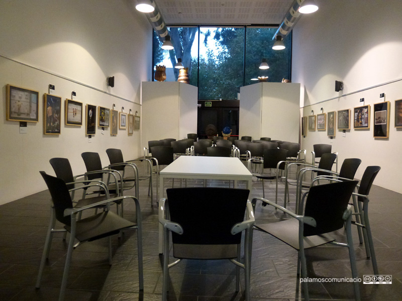 La sala polivalent de la biblioteca municipal de Palamós. 